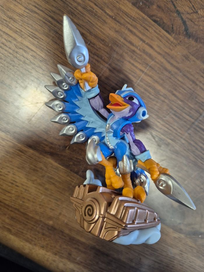 Figurine skylanders superchargers stormblade