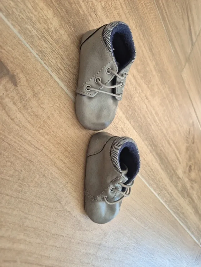 Chaussures bébé 1/6 mois - photo numéro 2