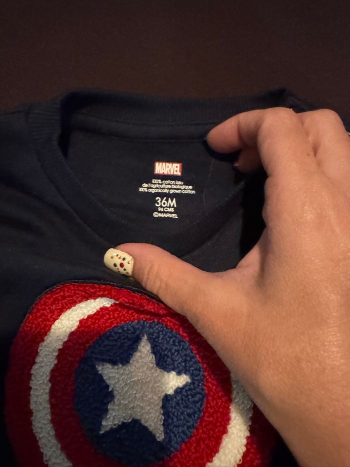 Sweat Capitaine América 36 mois neuf - photo numéro 3