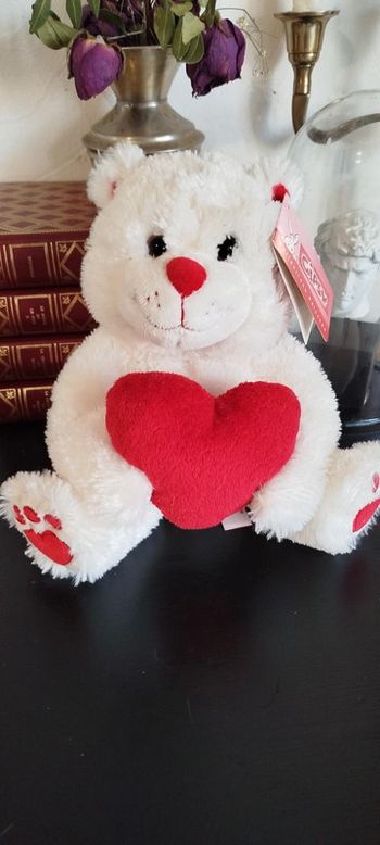 Ours blanc coeur rouge gipsy