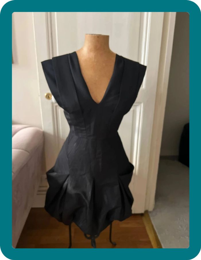 Robe moirée architecturée noire taille 34/36 - BCBGmaxazria
