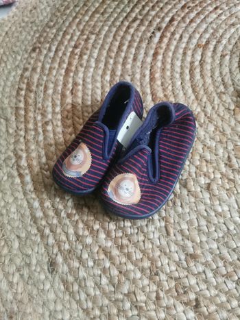 Chaussons lion taille 21