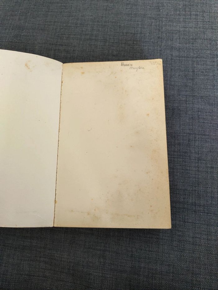 Les oiseaux se cachent pour mourir - photo numéro 5