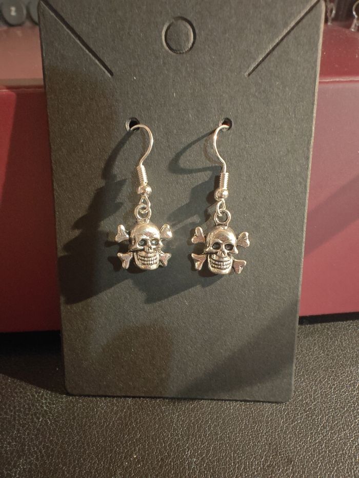 Boucles d'oreille à crâne - photo numéro 1