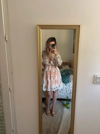 Robe courte en dentelle blanche 36