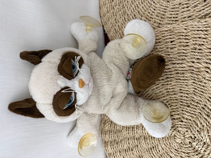 Peluche Chat Grumpy Cat Ganz avec ventouses pour fenêtre