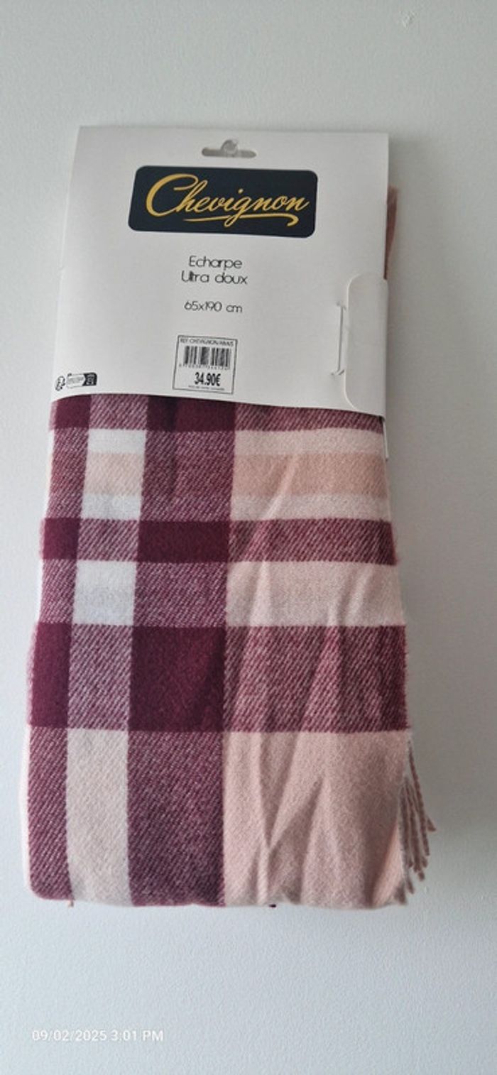 💞 Echarpe Chevignon douce Neuve 💞 - photo numéro 3
