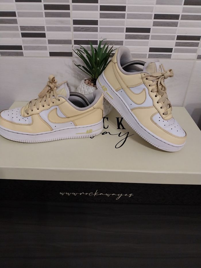 Baskets AIR force taille 37.5 - photo numéro 3