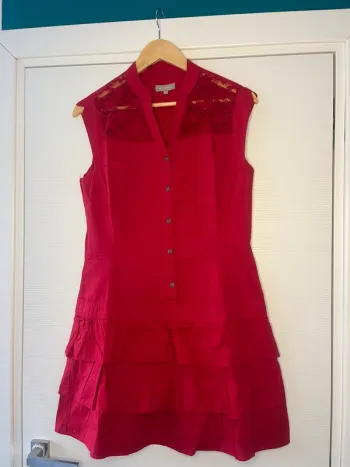 🔹 Robe rouge fluide – In Extenso 🔹