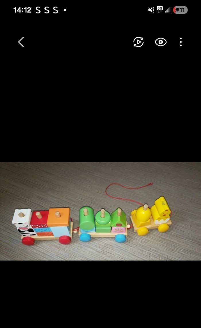 Train avec forme en bois