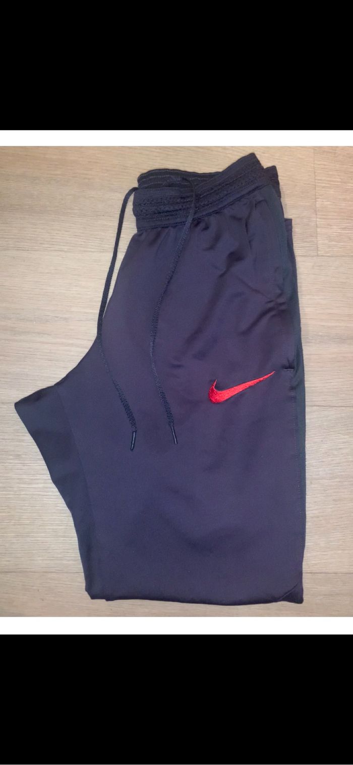 Jogging nike Paris saint germains taille S adulte - photo numéro 3
