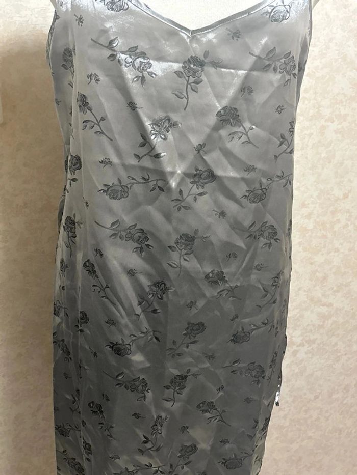 Nuisette taille 42-44 marque Yves rocher - photo numéro 2