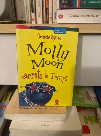 Molly moon arrête le temps