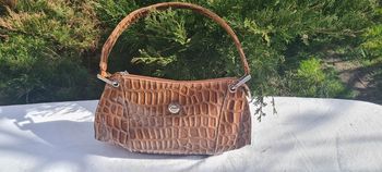 sac vernis marron Kaki  modèle unique aspect croco