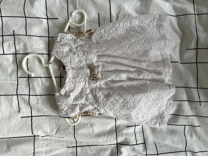 Robe dentelle 9 mois