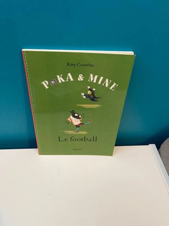 Livre école des loisirs poka et mine le football