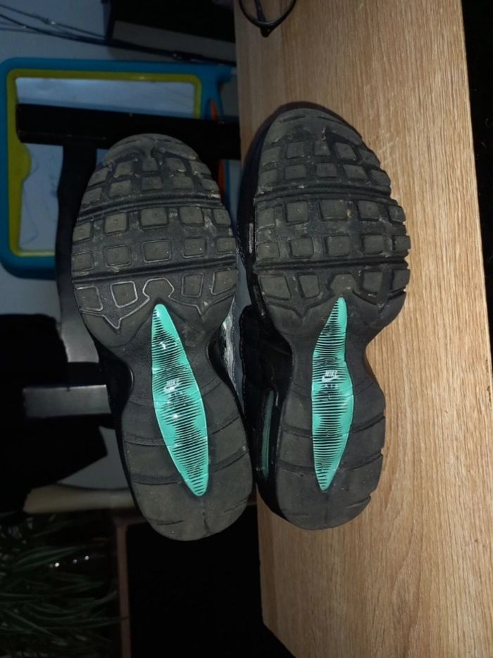 Basket Nike Air max 95  Neuve  T 37,5 - photo numéro 8