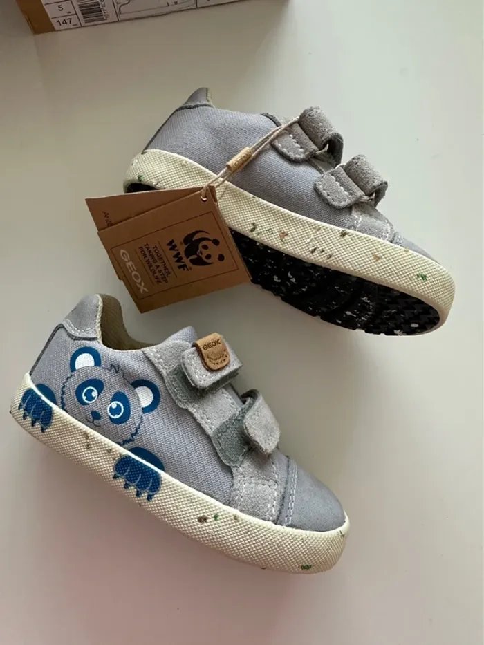 Chaussures toile mi-saison - Taille 22 - Neuves avec étiquette - photo numéro 2