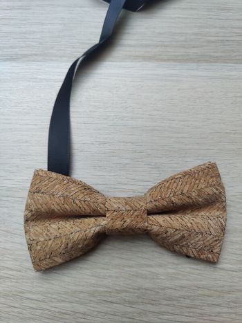 Nœud papillon en liège chevrons 