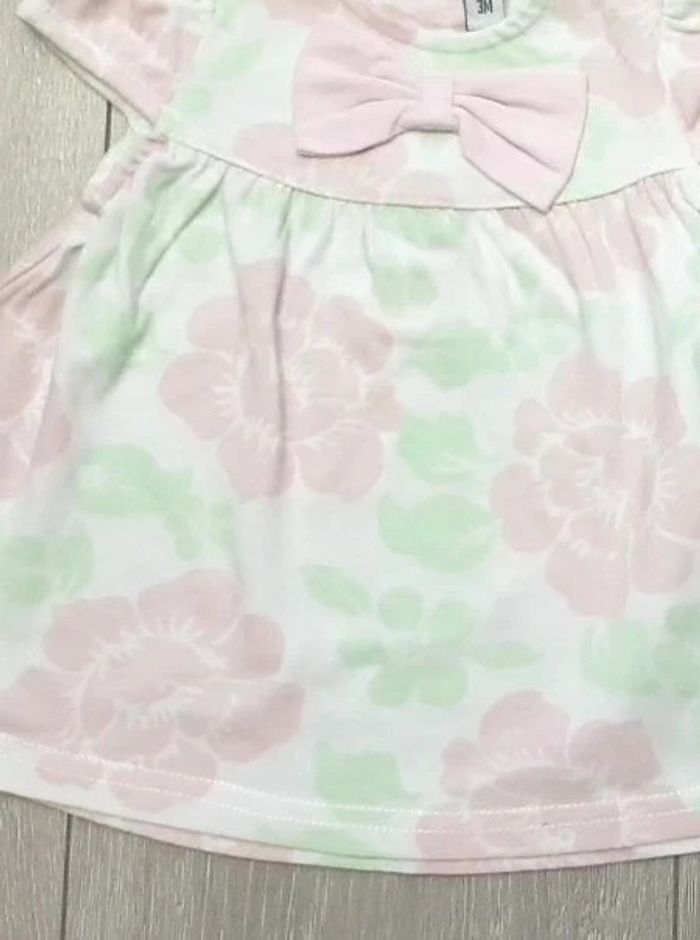 Très bel ensemble 2 pièces. Fille 3 mois - photo numéro 3