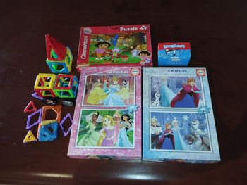 Lot de 6 puzzles et un jeu de construction 