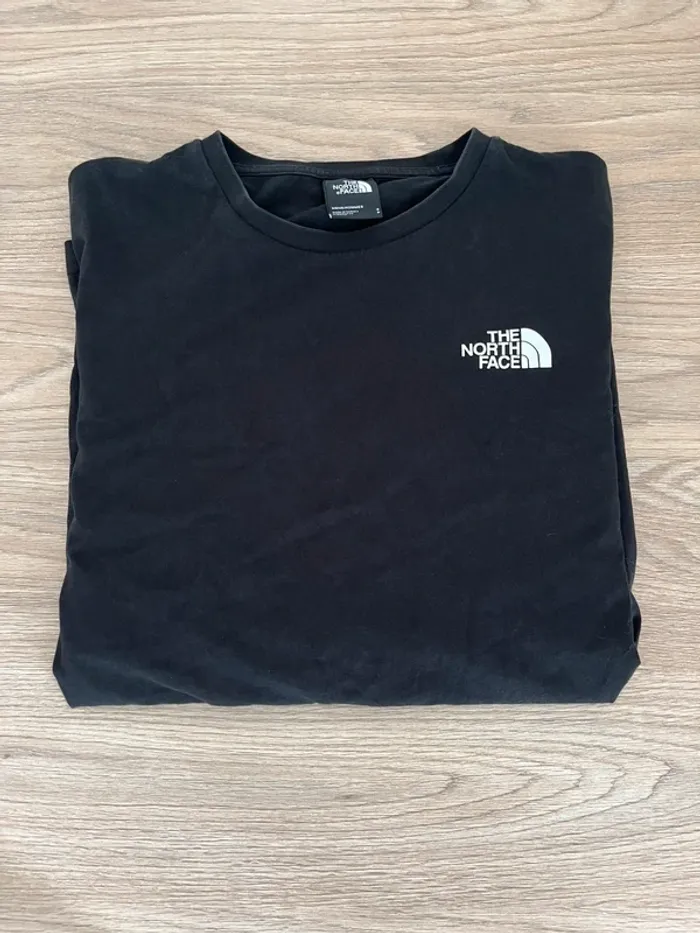 T-shirt noir imprimé tendance