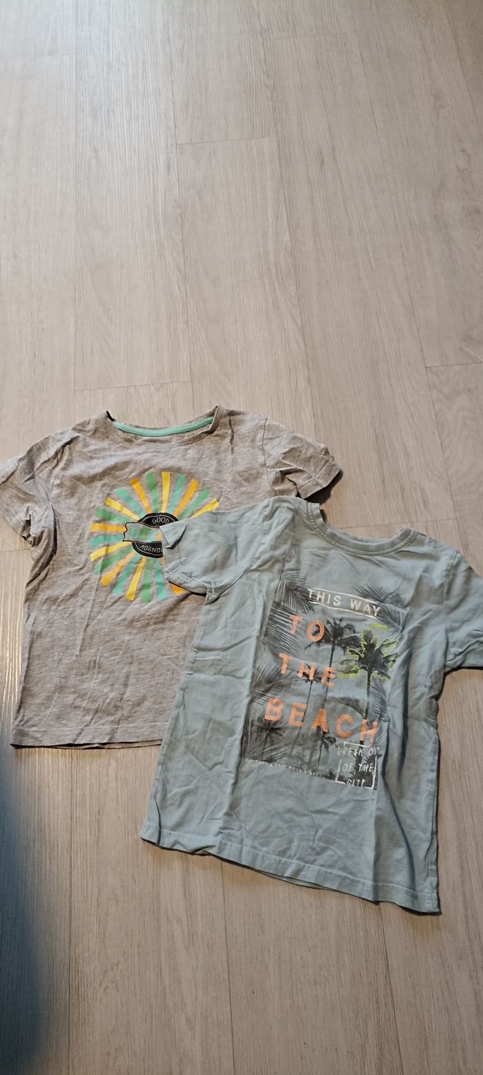 Lot de 2 tee shirt taille 5-6 ans