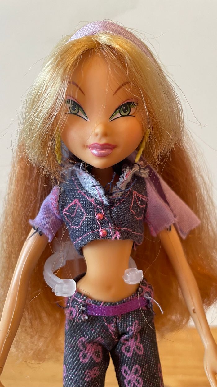 Poupée Winx Flora Denim - photo numéro 2