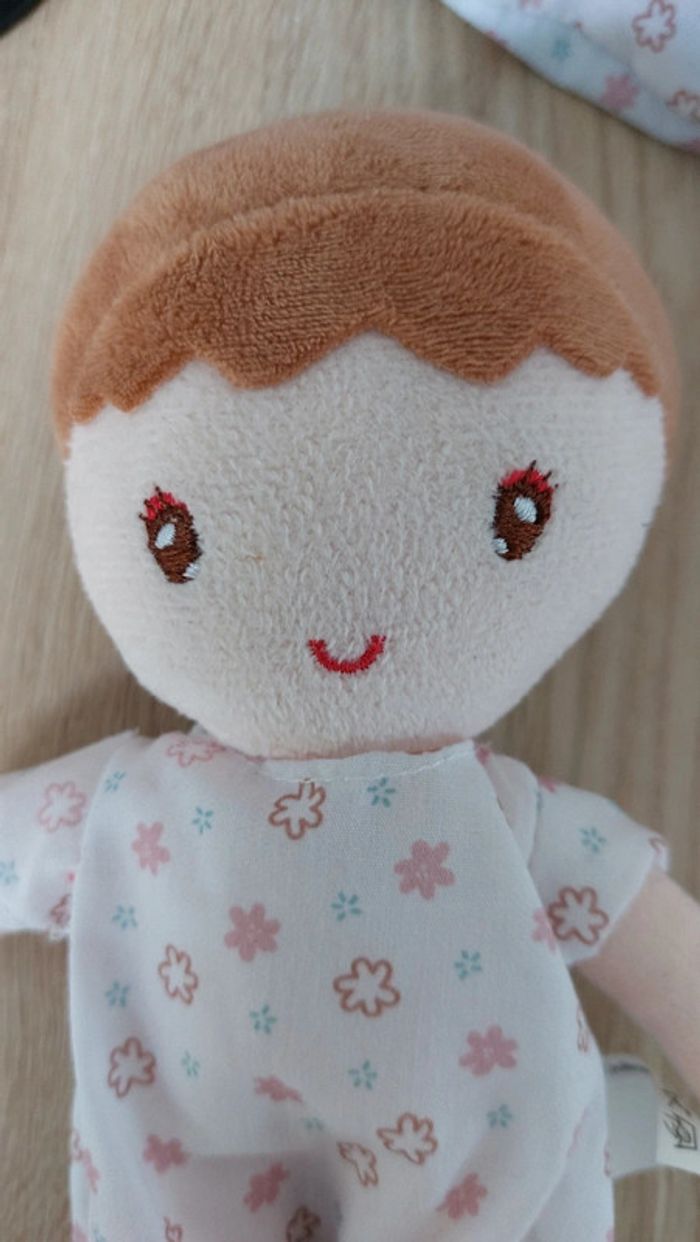 Poupée avec couffin en tissu - photo numéro 3