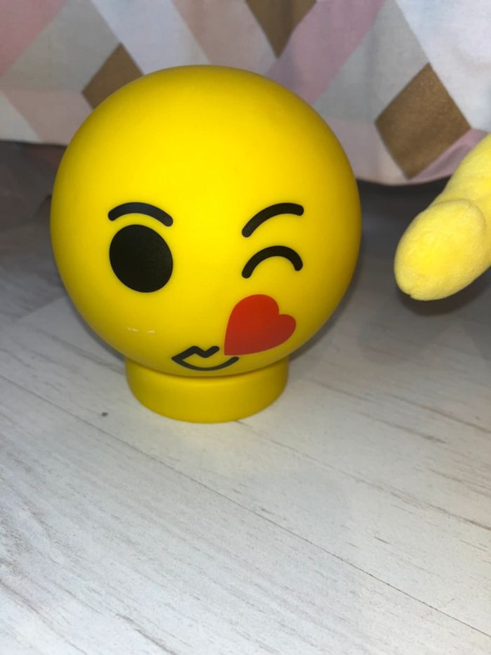 lot veilleuse et peluche Smiley - photo numéro 2