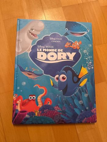 Livre Disney le monde de Dory