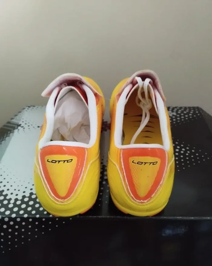 Chaussures de Football Lotto Zhero Gravity pointure 41 - photo numéro 4