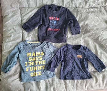 Lot de 2 t-shirts et un pull