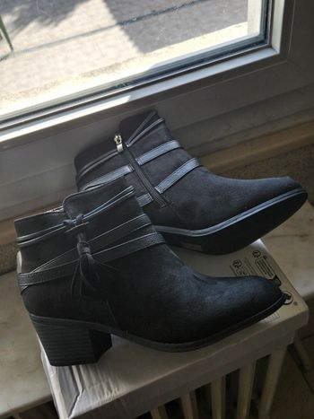 Bottines noires simili/suédine P.39 neuves