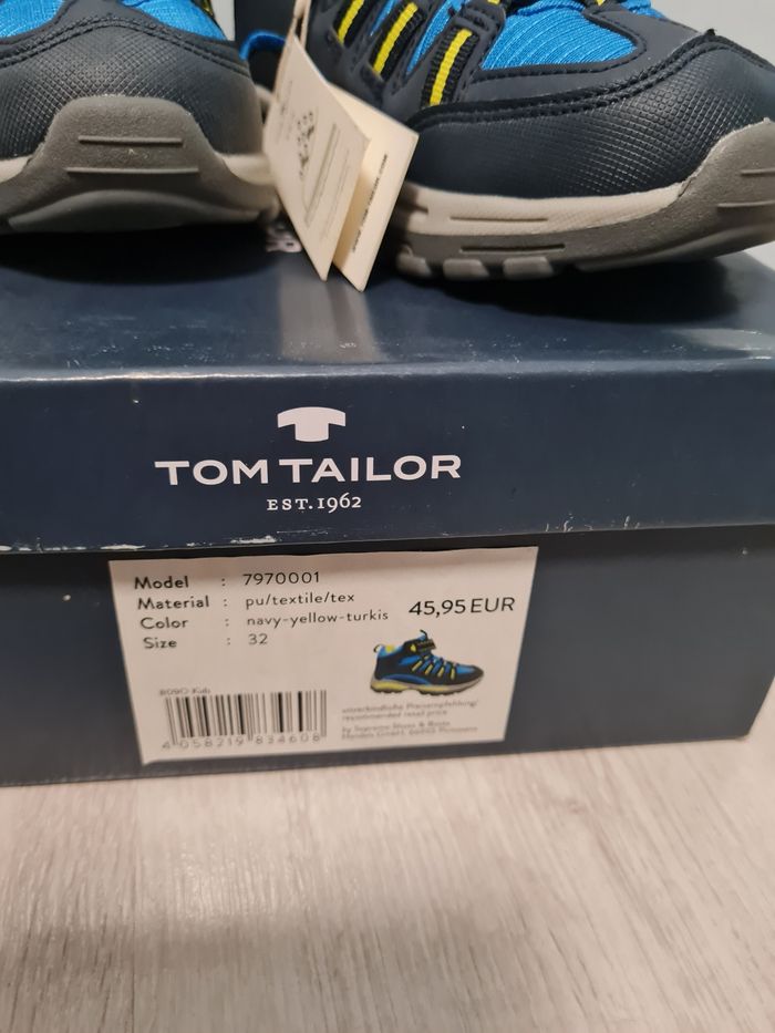 Chaussures de marche imperméables P32 Neuves - photo numéro 2