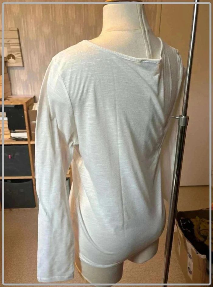 T shirt manche longue taille 46/48 - photo numéro 4