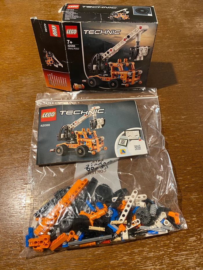 Lego technic 42088 - La nacelle élévatrice