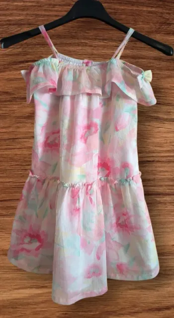 🌸 Robe d’été légère et fleurie – Taille 5 ans 🌸
