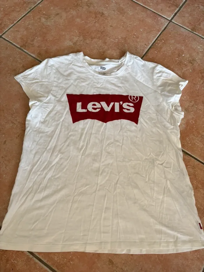 TEE shirt Levis