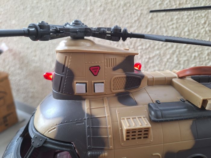 Hélicoptère de combat - photo numéro 2