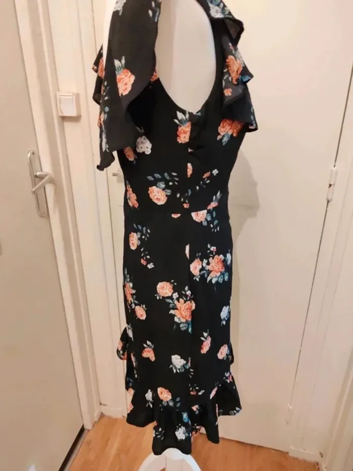 Robe à volants fleuris taille 38 Fashion Union - photo numéro 3