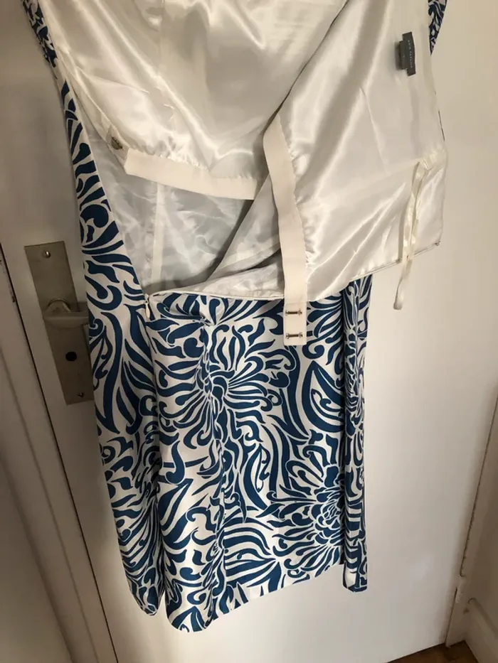 Robe en soie avec protection - photo numéro 3