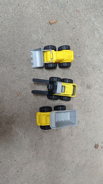 Lot de petits engins