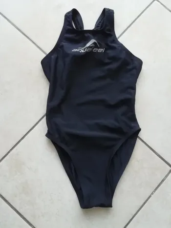 Maillot de bain fille idéal natation Aquafeel Taille 6 ans.