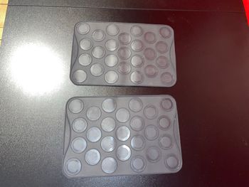 Lot de 2 tapis macarons en silicone noir – très bon état