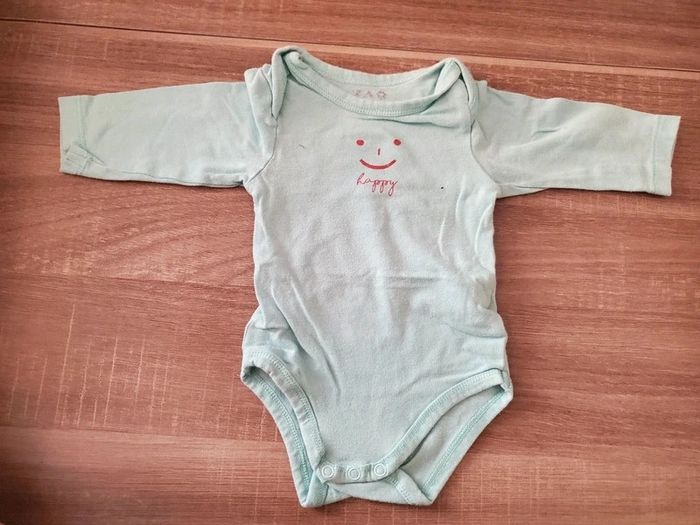 Lot de 13 bodies 3 mois - photo numéro 10