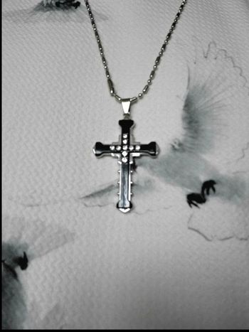 Collier croix jésus gothique noire avec strass brillants – chaîne acier – bijou rock punk unisexe