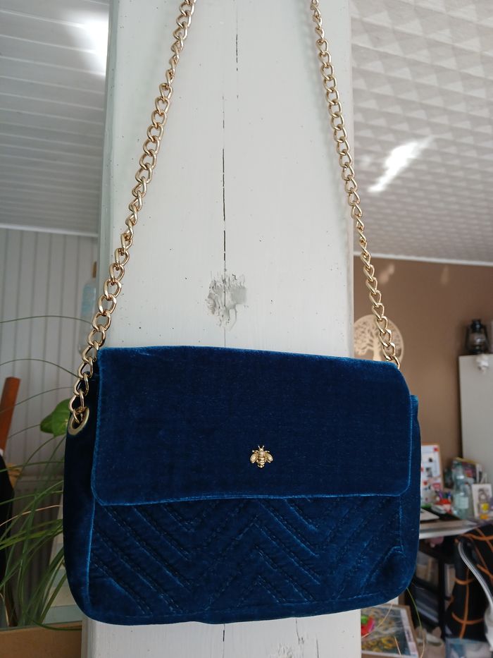 Jolie pochette bleue. - photo numéro 2