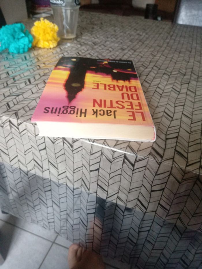 Roman : " Le festin du diable " . - photo numéro 5