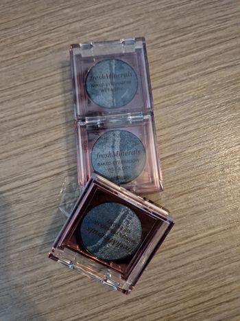 Lot de 3 fard a paupiere neuf